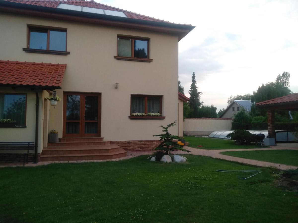 Domo Apartment Středokluky Esterno foto